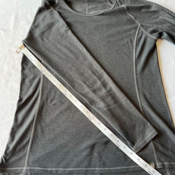The North Face size L long sleeve top - Picture 7 of 9